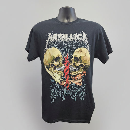 Black t-shirt with skull design and 'Metallica' logo on a gray background